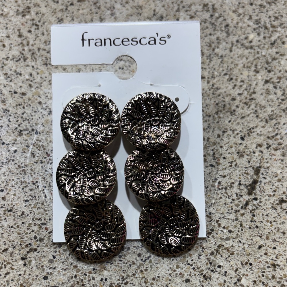Francesca's Gold Textured Earrings